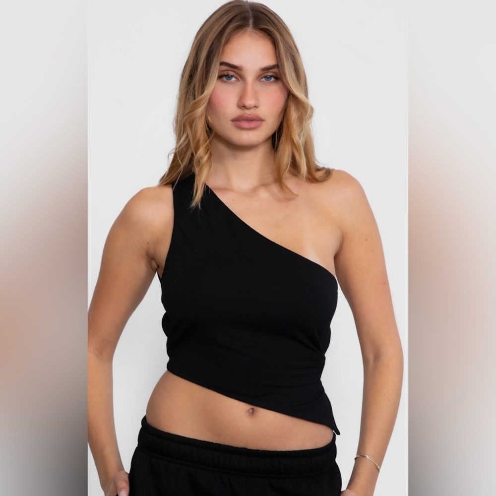 One Shoulder Asymmetrical Top Black